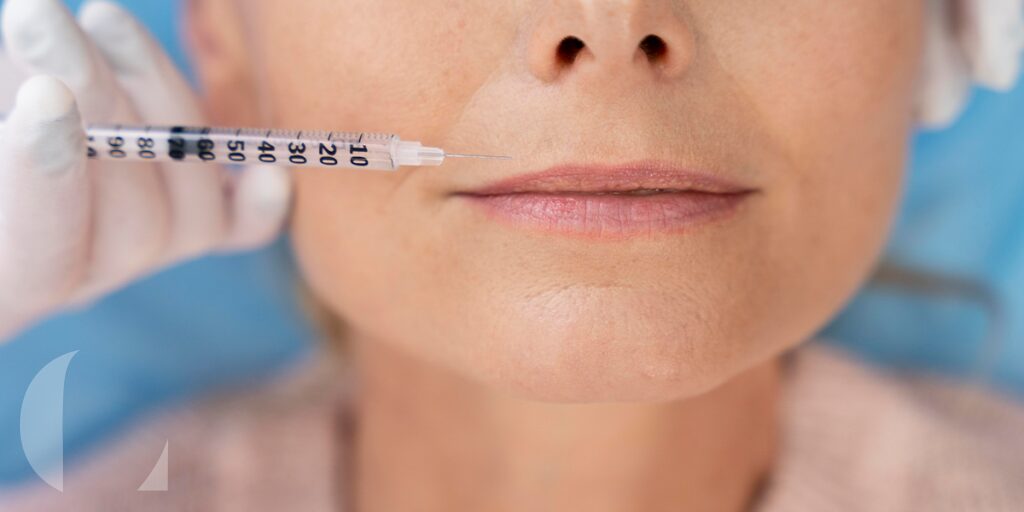 Relleno facial de grasa Thank you for that clarification. I'll adjust the meta title and description accordingly: Meta título (51 caracteres): Facial Fat Filler | Dr. López Collado